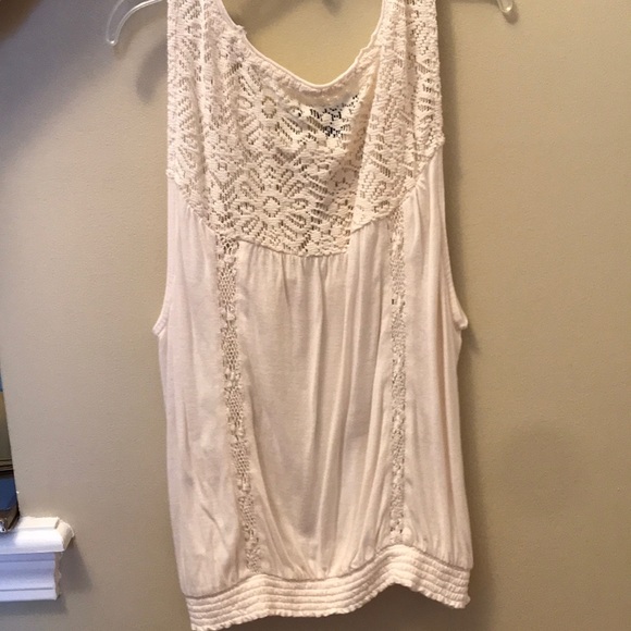 American Eagle White Tank Top - Picture 2 of 3